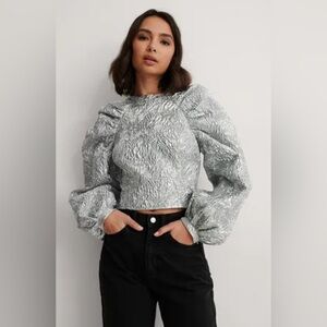 En Saison Jacquard Bubble Sleeve Top